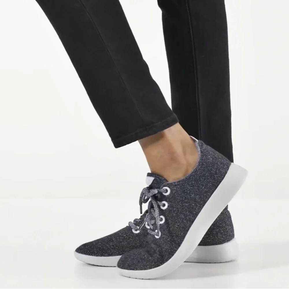 Allbirds Womans Gray Wool Runners Size 8